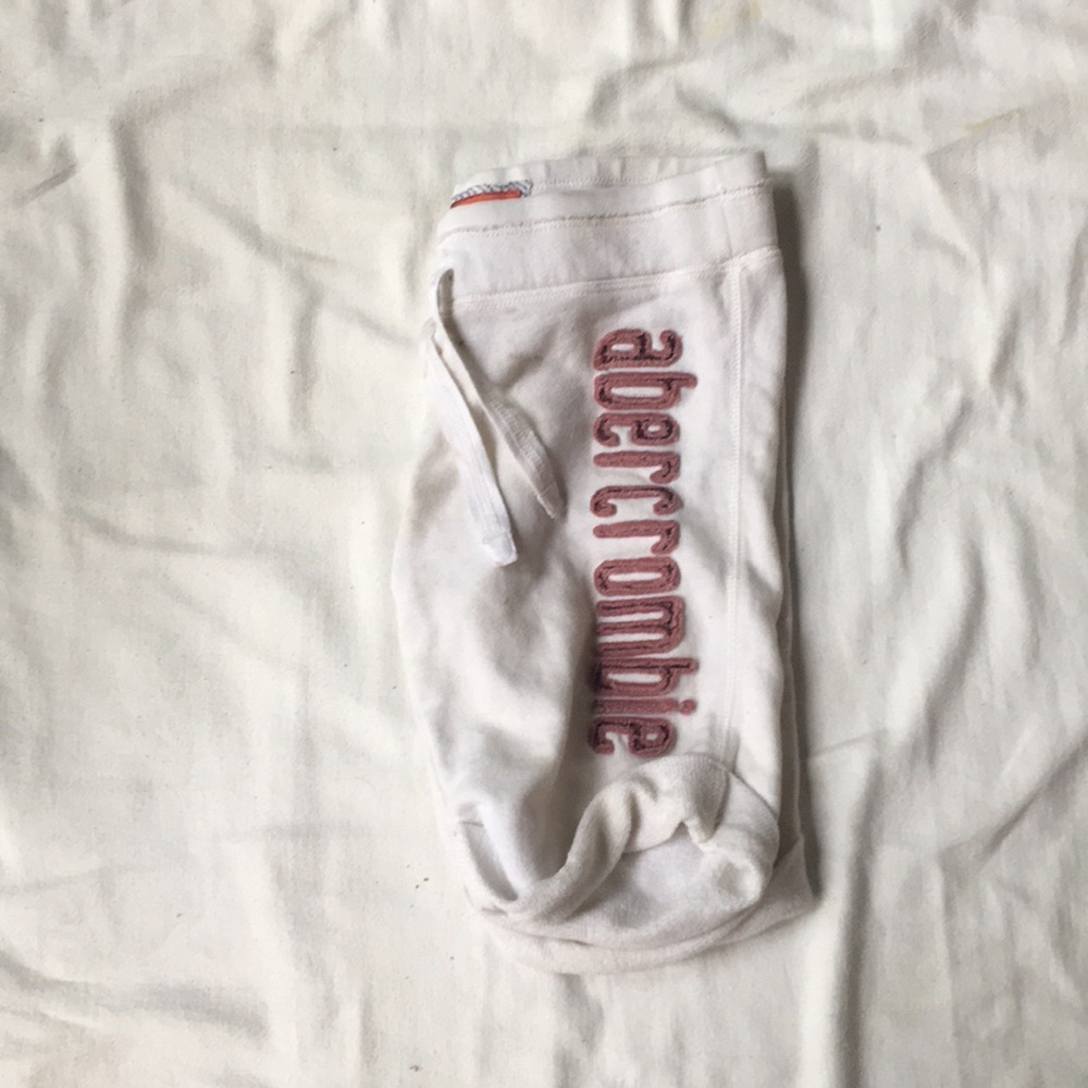 abercrombie mid length white shorts